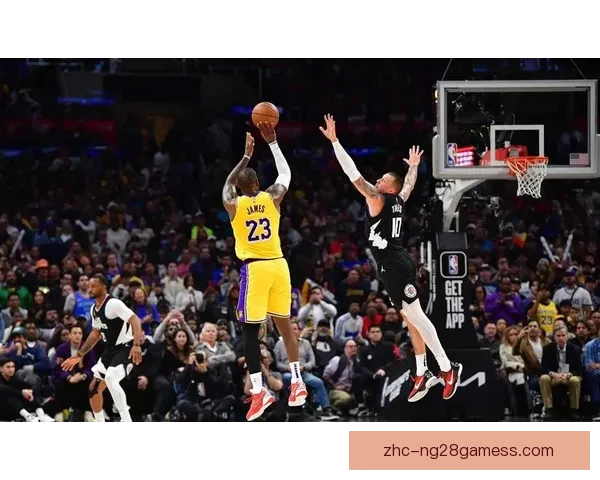 41岁詹皇破纪录拼搏至伤 再创历史新高